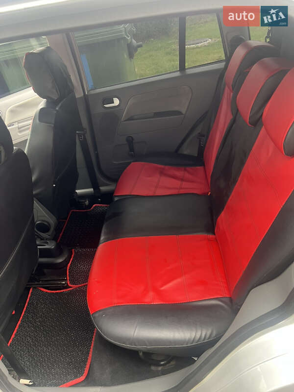 Хэтчбек Ford Fusion 2003 в Львове