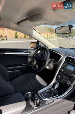Седан Ford Fusion 2013 в 