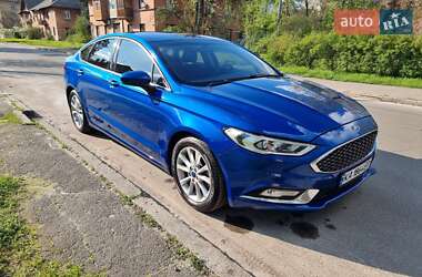 Седан Ford Fusion 2016 в 