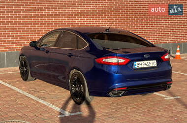 Седан Ford Fusion 2014 в 