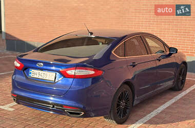 Седан Ford Fusion 2014 в 