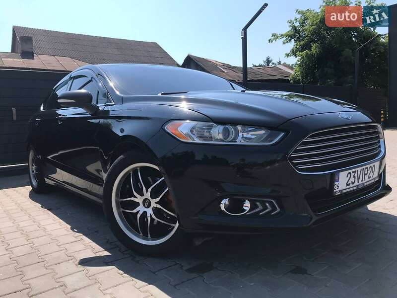 Седан Ford Fusion 2014 в Чернівцях