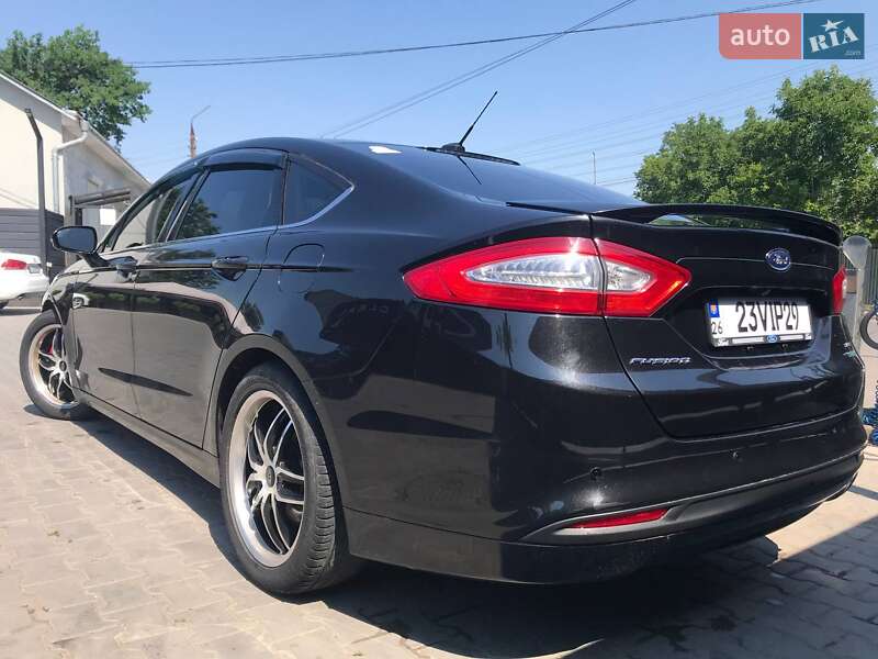 Седан Ford Fusion 2014 в Чернівцях