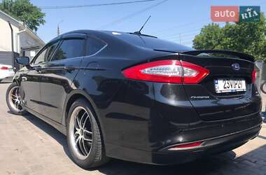 Седан Ford Fusion 2014 в 