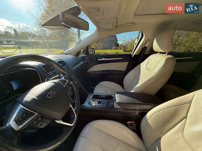 Седан Ford Fusion 2016 в Львові
