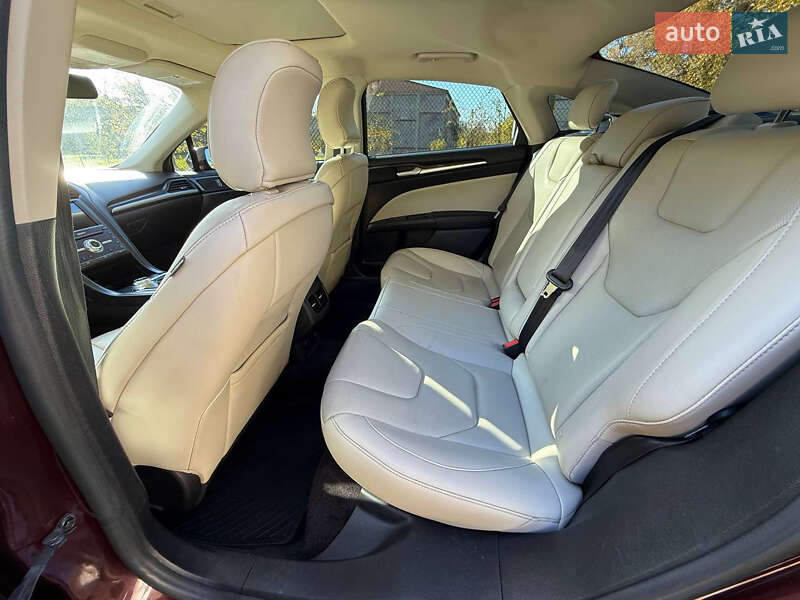 Седан Ford Fusion 2016 в Львові