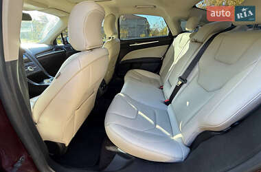 Седан Ford Fusion 2016 в 