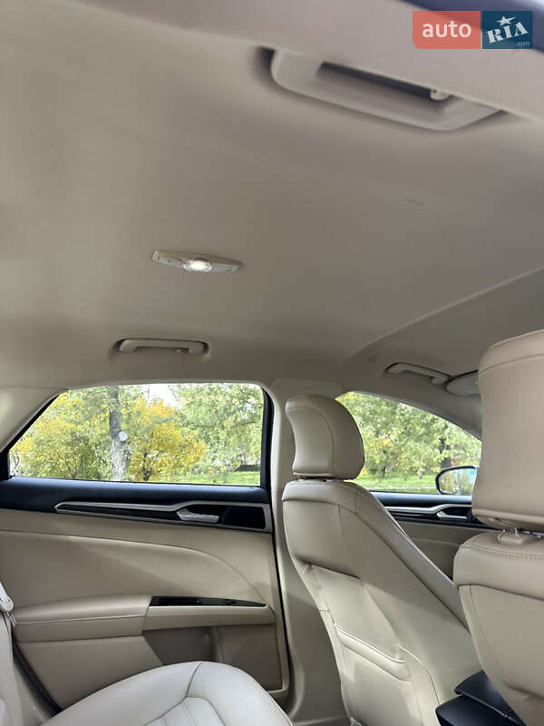 Седан Ford Fusion 2015 в Українці