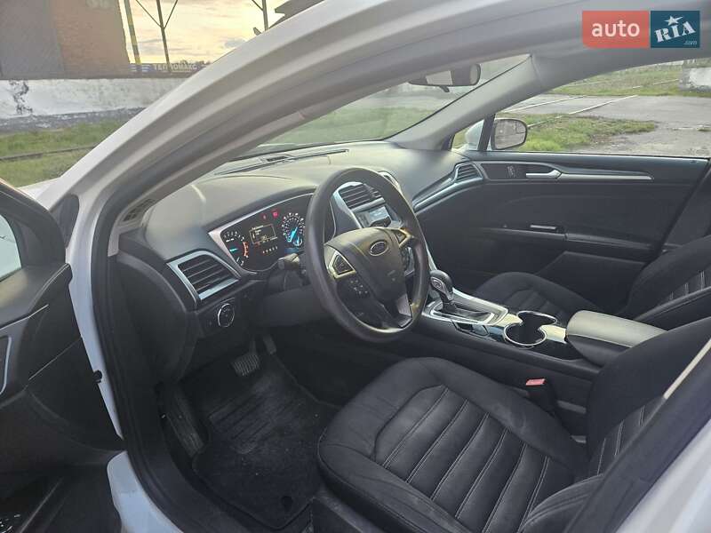 Седан Ford Fusion 2013 в Умани