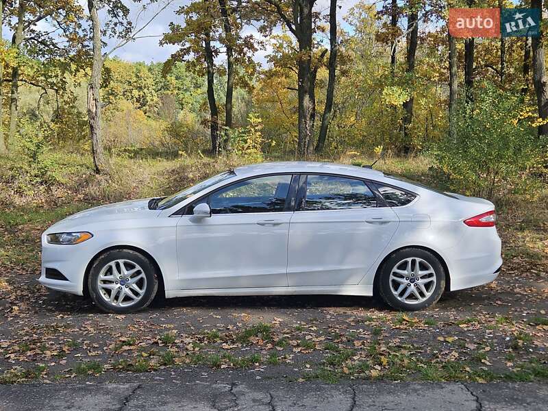 Седан Ford Fusion 2013 в Умани