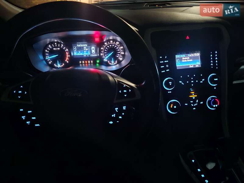 Седан Ford Fusion 2013 в Умани