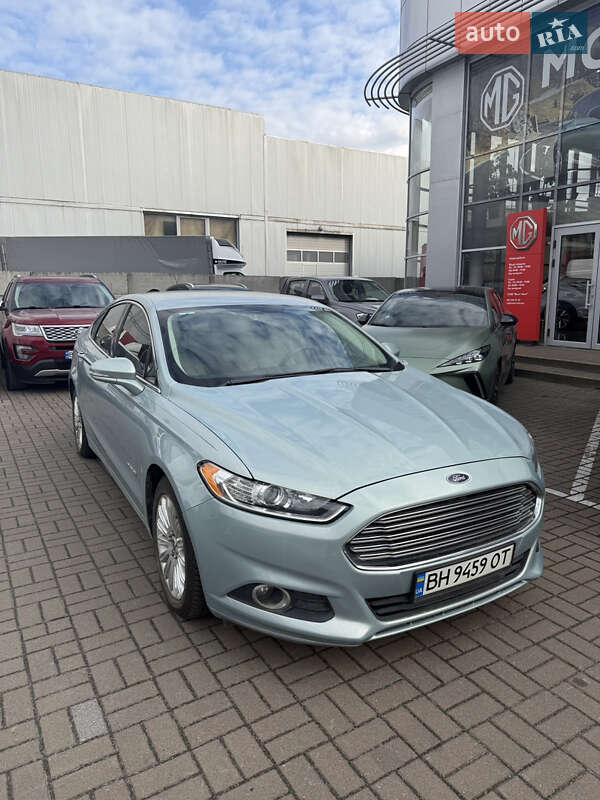 Седан Ford Fusion 2013 в Львові
