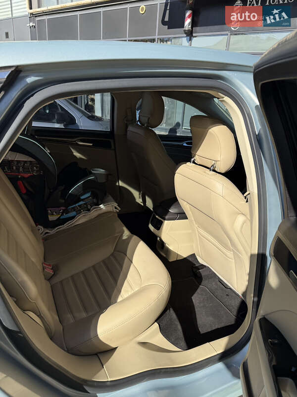 Седан Ford Fusion 2013 в Львові