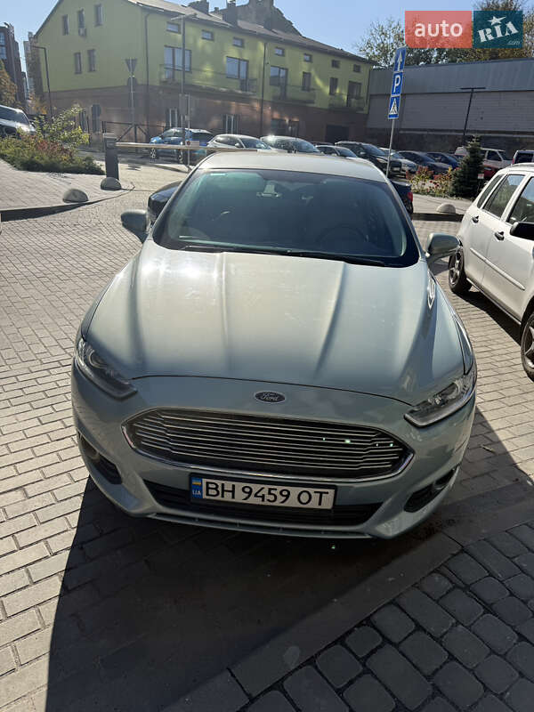 Седан Ford Fusion 2013 в Львові
