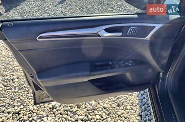 Седан Ford Fusion 2015 в 