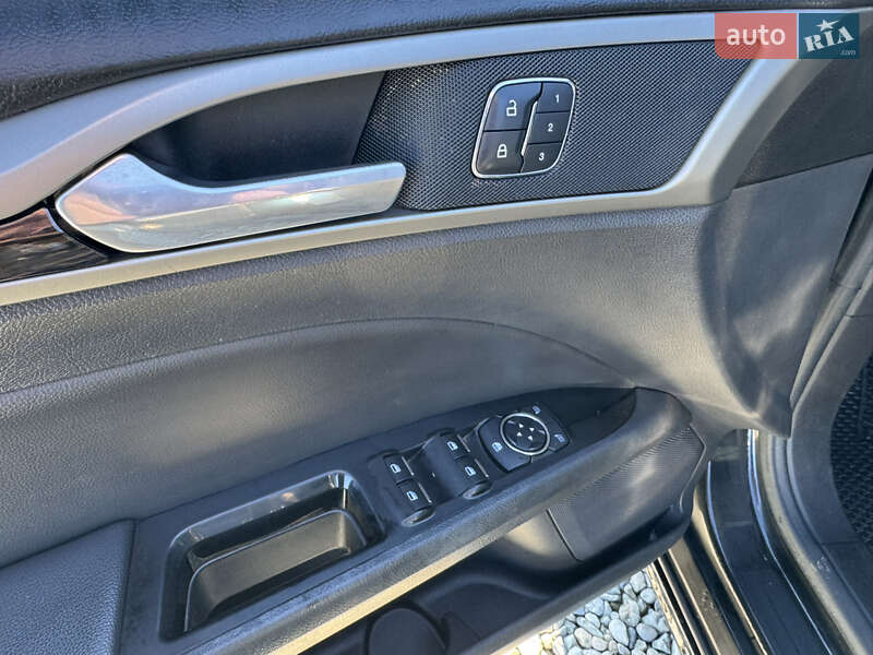 Седан Ford Fusion 2015 в Ивано-Франковске