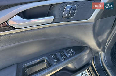 Седан Ford Fusion 2015 в 