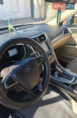 Седан Ford Fusion 2014 в  фото 3 Седан Ford Fusion 2014 в