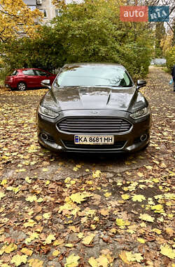 Седан Ford Fusion 2015 в  фото 2 Седан Ford Fusion 2015 в