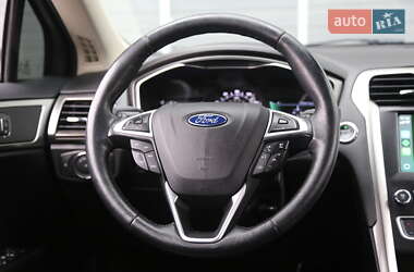Седан Ford Fusion 2016 в  фото 16 Седан Ford Fusion 2016 в