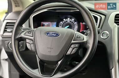 Седан Ford Fusion 2019 в 
