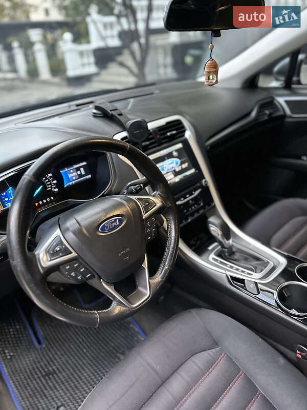Седан Ford Fusion 2013 в Одесі
