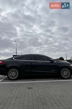 Седан Ford Fusion 2014 в 