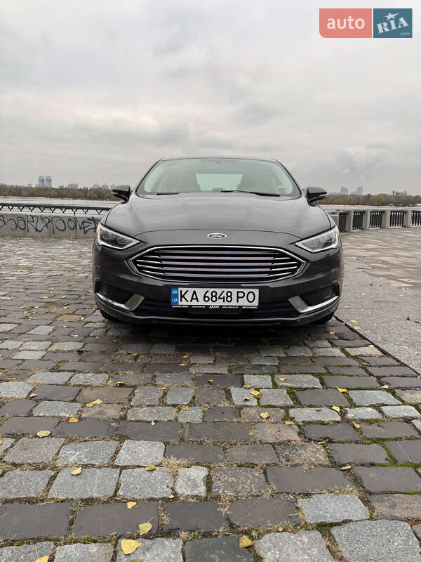Седан Ford Fusion 2018 в  фото Седан Ford Fusion 2018 в
