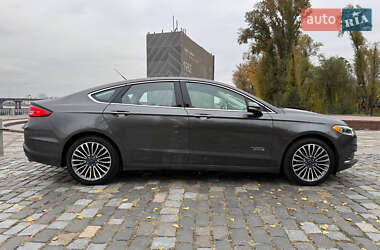 Седан Ford Fusion 2018 в  фото 8 Седан Ford Fusion 2018 в