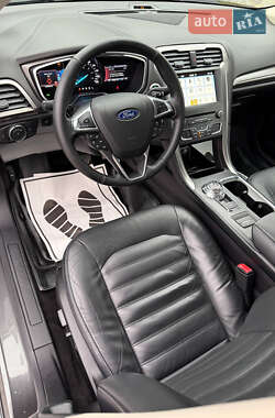 Седан Ford Fusion 2018 в  фото 11 Седан Ford Fusion 2018 в