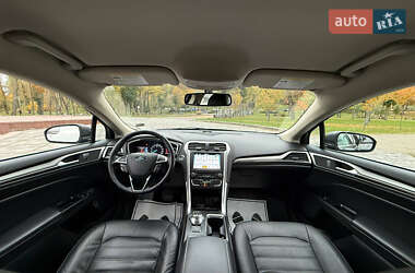 Седан Ford Fusion 2018 в  фото 19 Седан Ford Fusion 2018 в