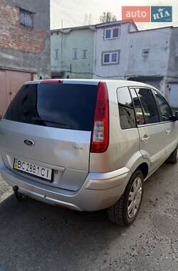 Хэтчбек Ford Fusion 2010 в 