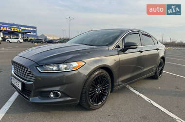 Седан Ford Fusion 2015 в 