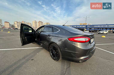 Седан Ford Fusion 2015 в 