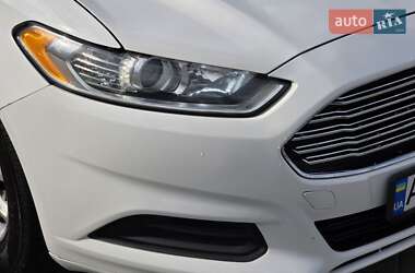 Седан Ford Fusion 2015 в  фото 3 Седан Ford Fusion 2015 в