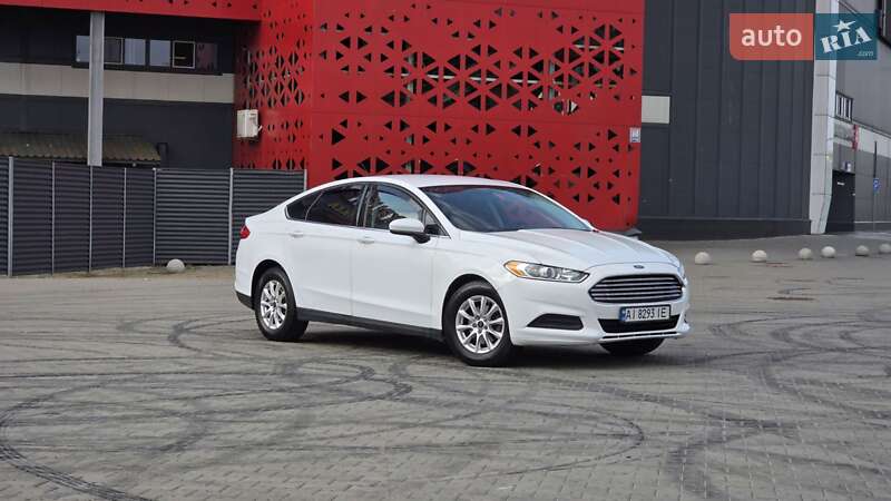 Седан Ford Fusion 2015 в  фото Седан Ford Fusion 2015 в
