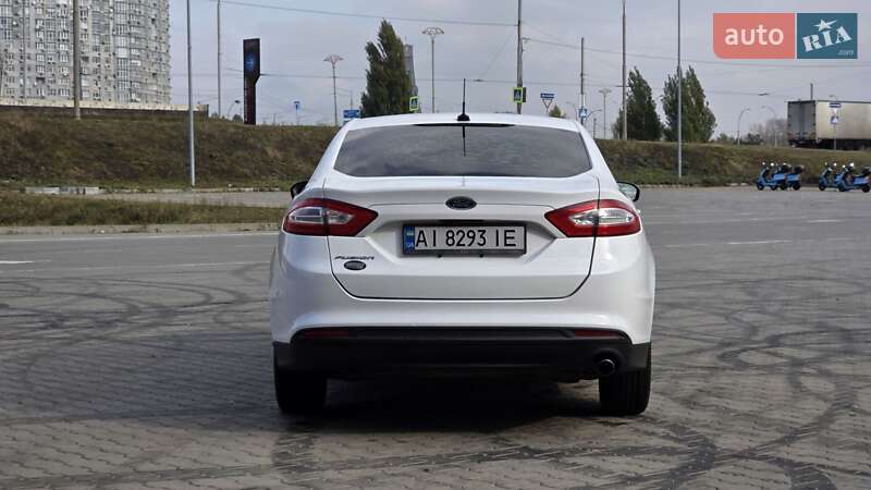 Седан Ford Fusion 2015 в Києві
