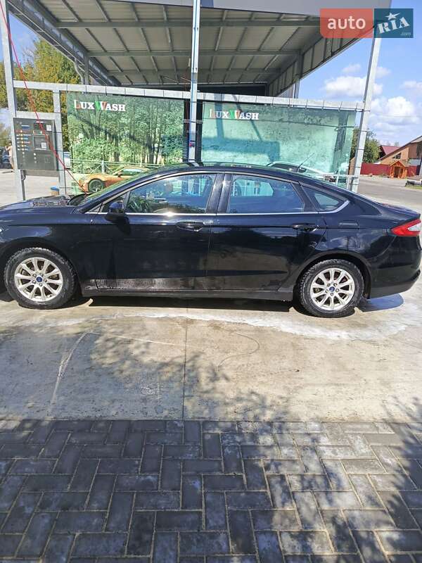 Седан Ford Fusion 2015 в Старій Вижівці