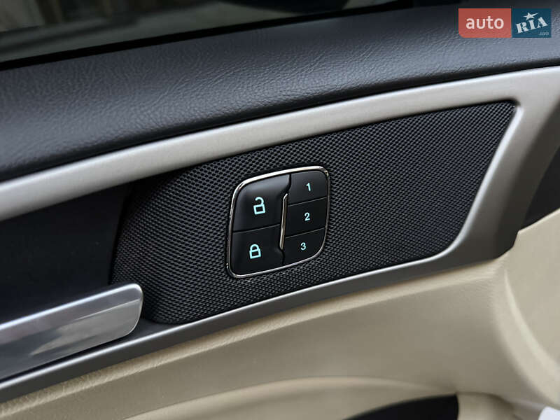 Седан Ford Fusion 2013 в Одессе