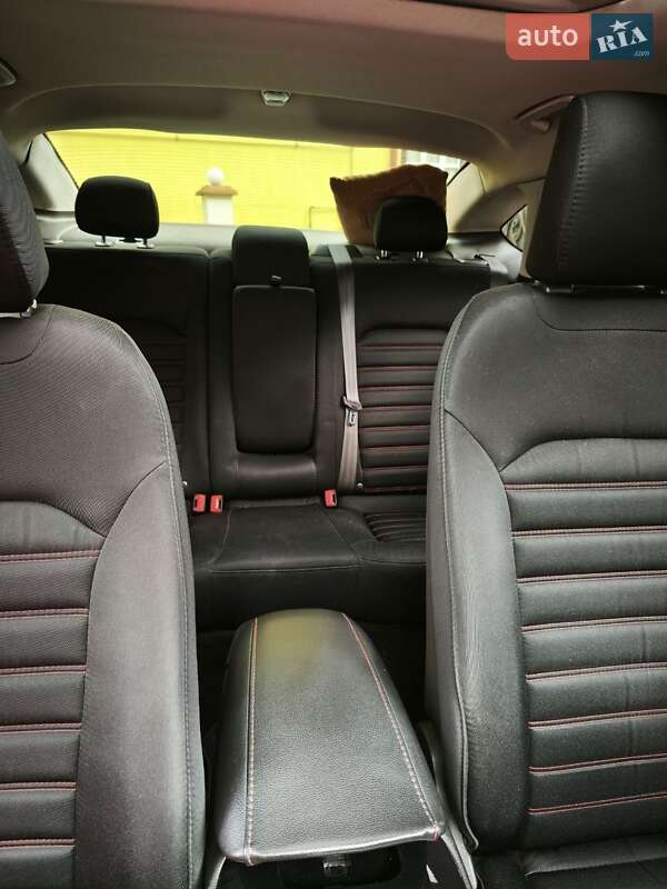 Седан Ford Fusion 2014 в Трускавці