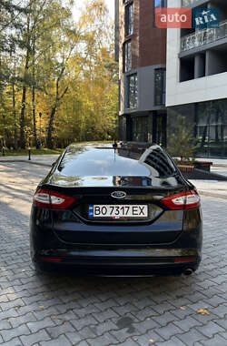 Седан Ford Fusion 2013 в 