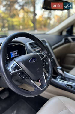 Седан Ford Fusion 2013 в 