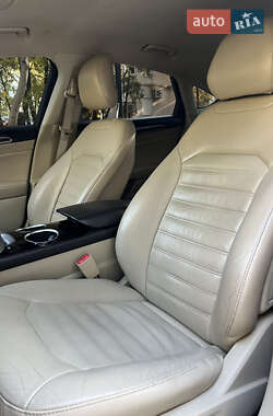 Седан Ford Fusion 2013 в 
