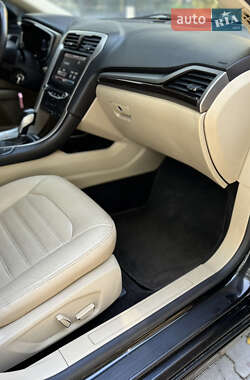 Седан Ford Fusion 2013 в 