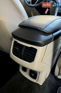 Седан Ford Fusion 2013 в 