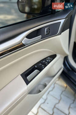 Седан Ford Fusion 2013 в 