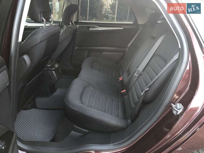 Седан Ford Fusion 2013 в Одесі