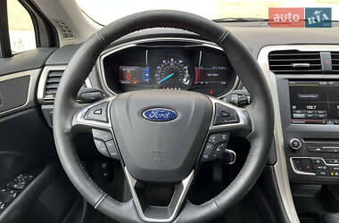 Седан Ford Fusion 2015 в  фото 10 Седан Ford Fusion 2015 в