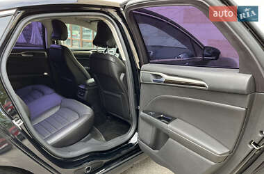 Седан Ford Fusion 2015 в  фото 14 Седан Ford Fusion 2015 в