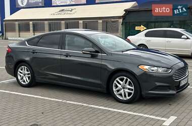 Седан Ford Fusion 2014 в 